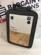cosy & Light Synthetic 4.5 Tog Duvet, Super King RRP £49.50