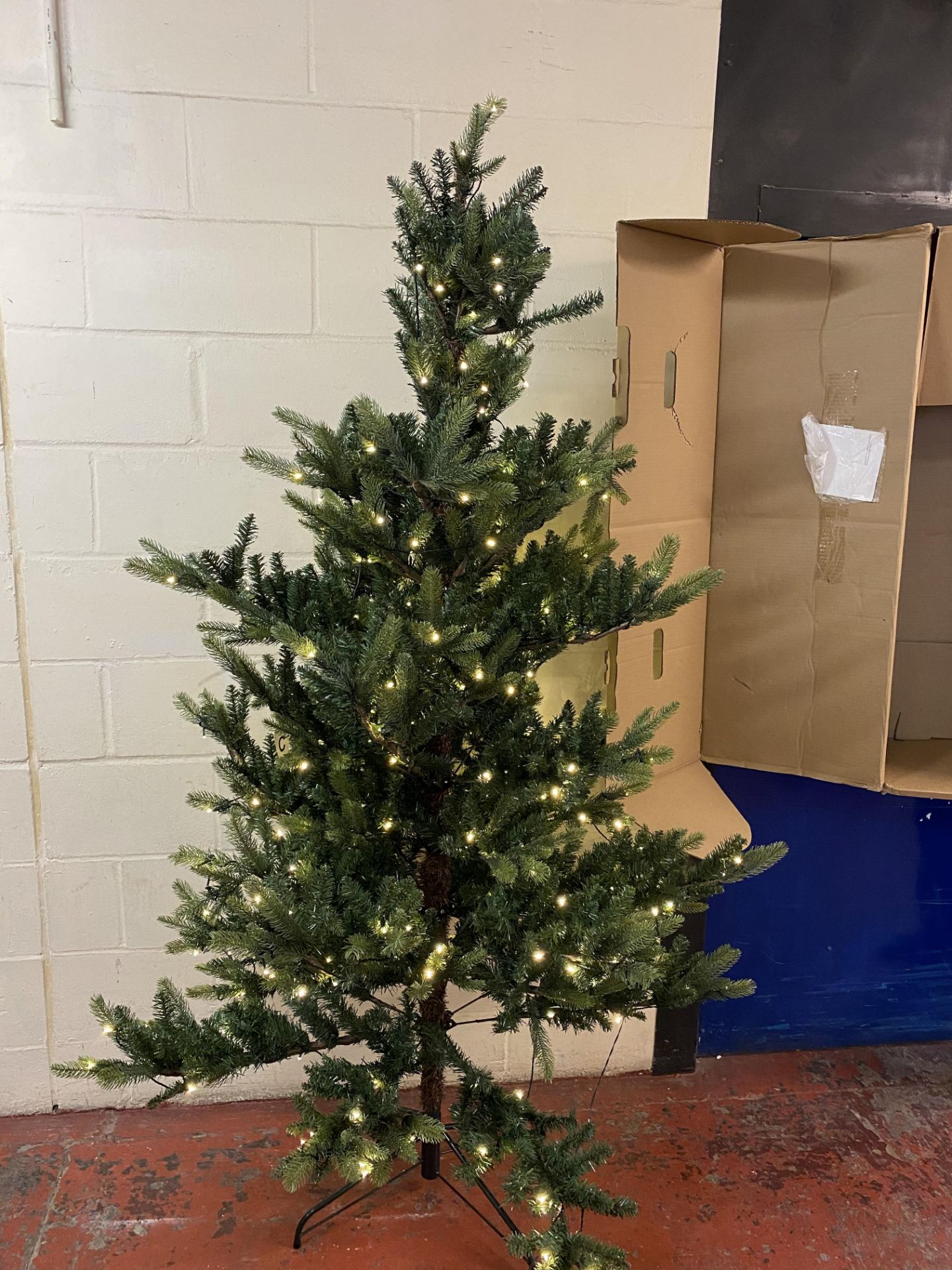 Lit large Christmas Tree RRP £140 - Image 2 of 3