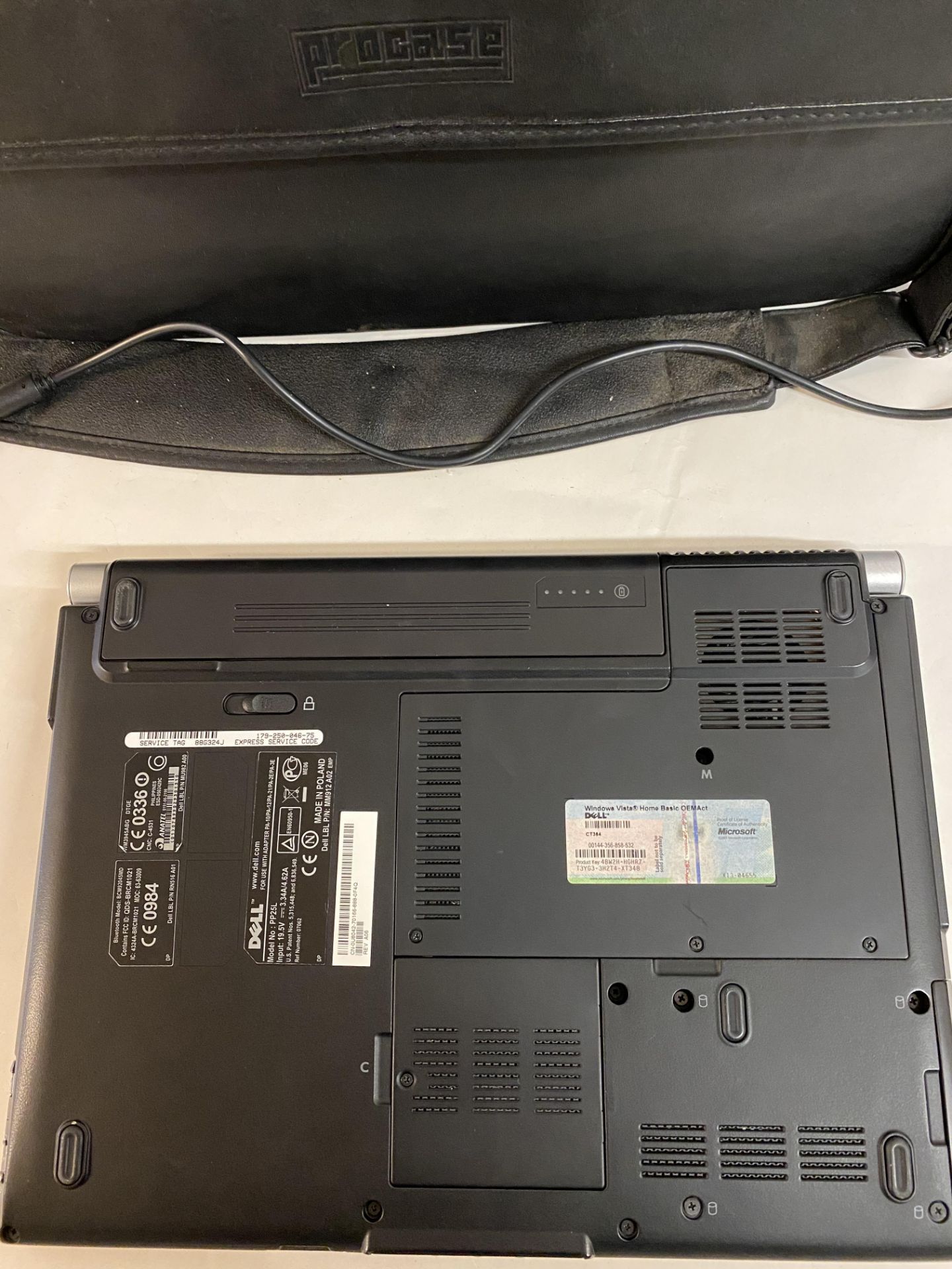 Dell XPS M1330 Laptop (may need new hard drive, see images) - Image 7 of 7