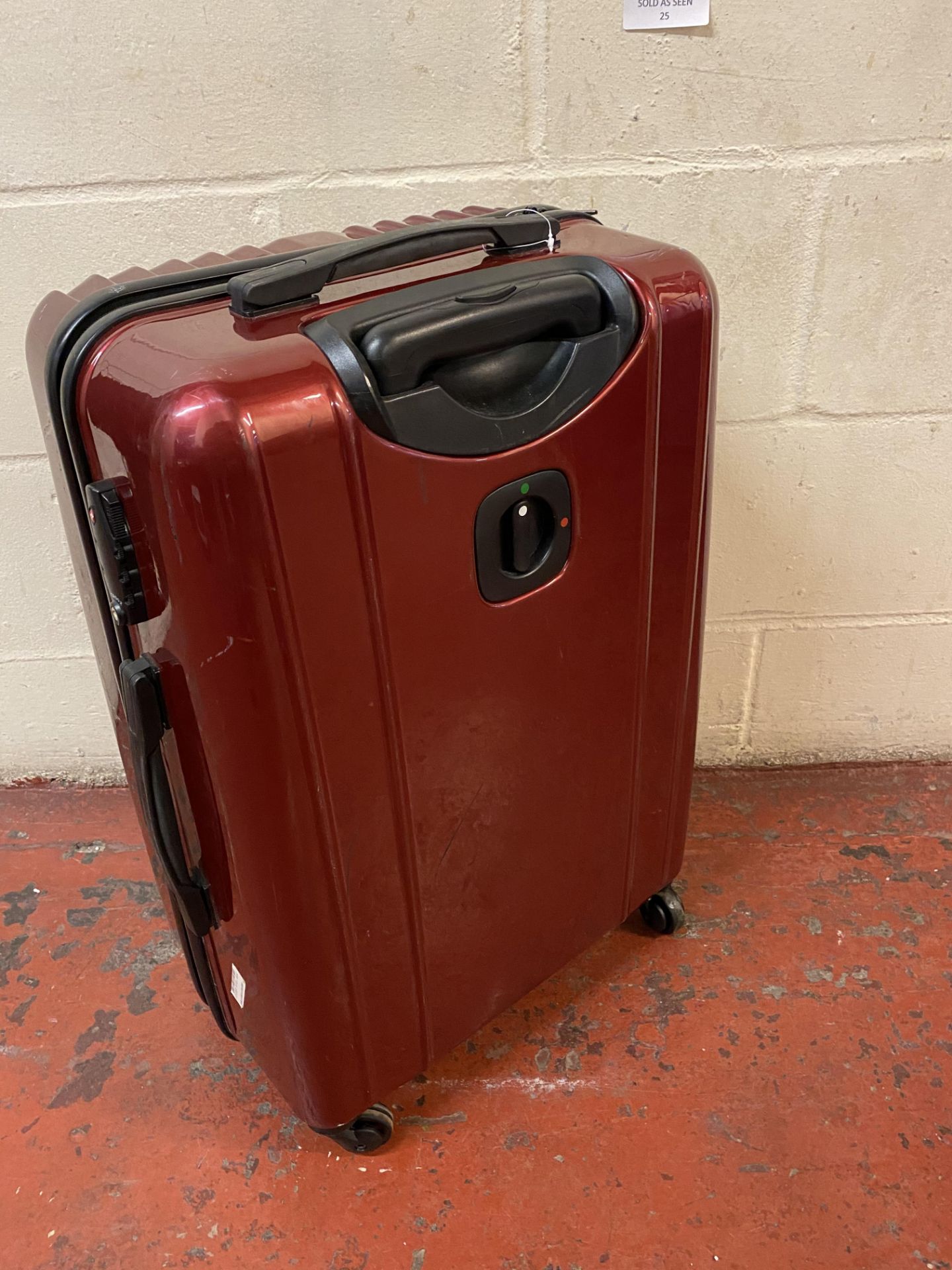 4 Wheel Hard Shell Medium Suitcase with Wheel Lock Feature RRP £99 - Image 2 of 2