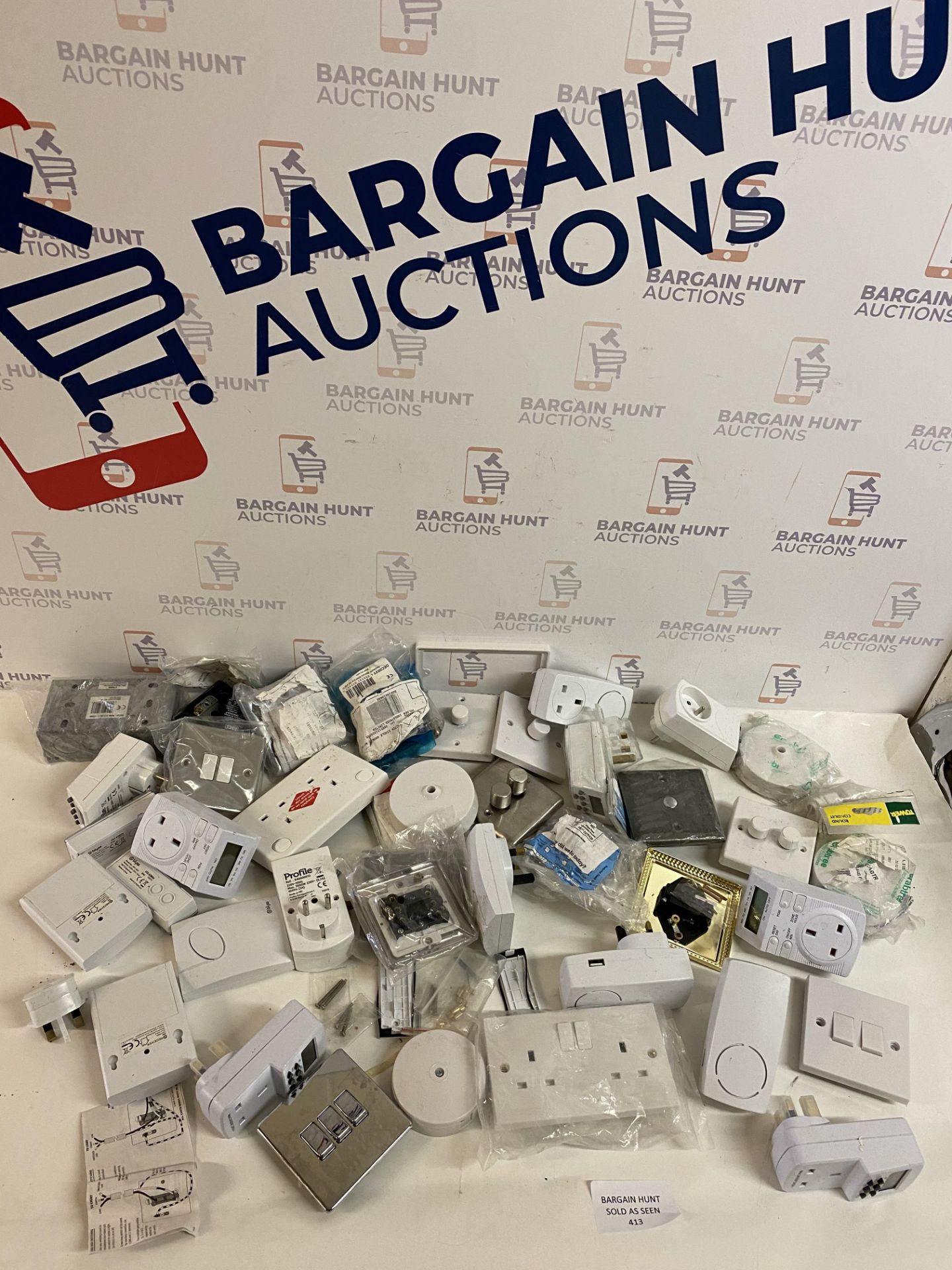 Joblot of Switched Sockets Adaptors and Electrical Items