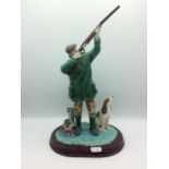 Leonardo figurine of shooter and spaniel 35cm