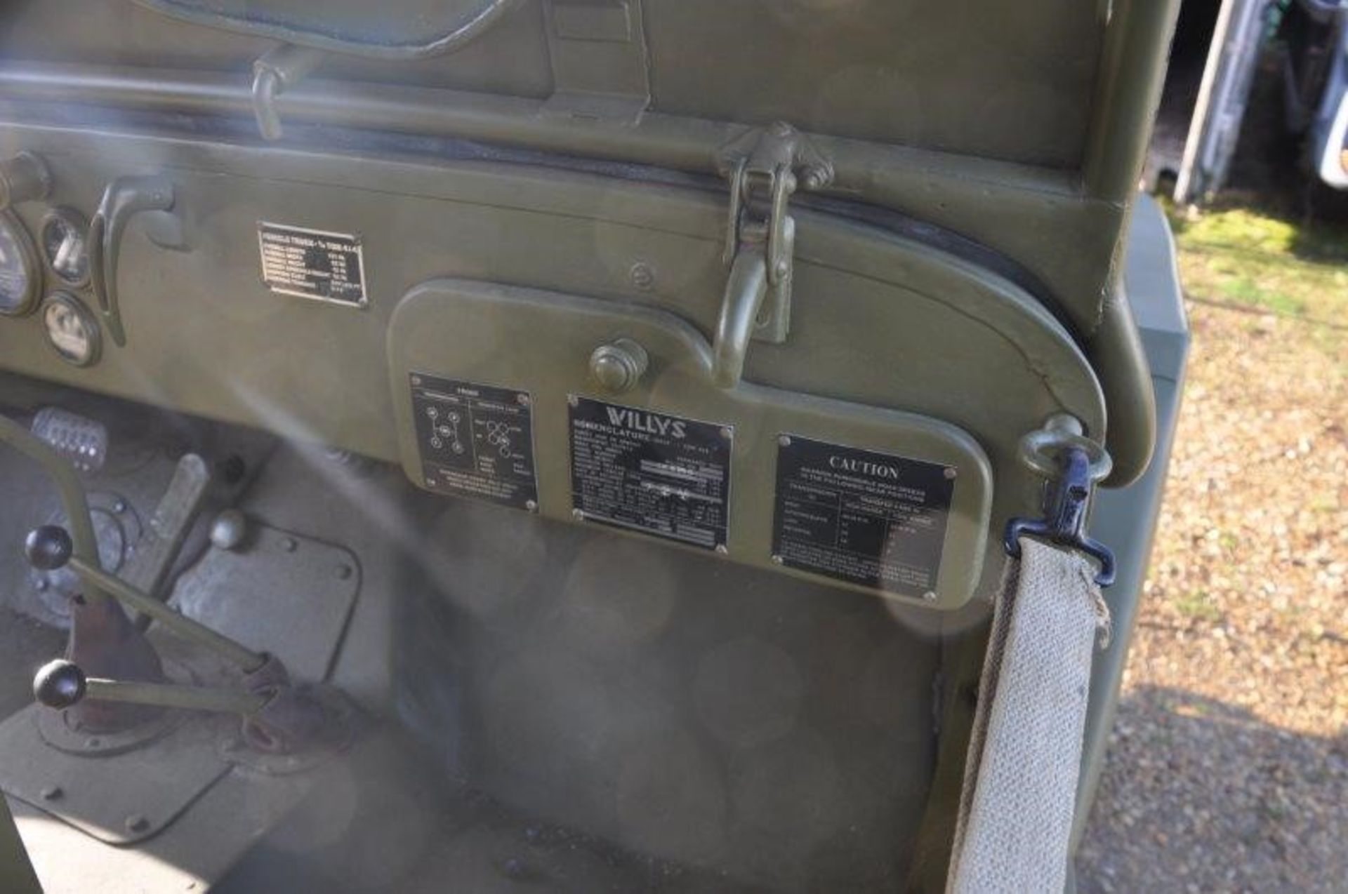 WW2 1945 Willys Jeep 4x4 airfield model - Image 5 of 14
