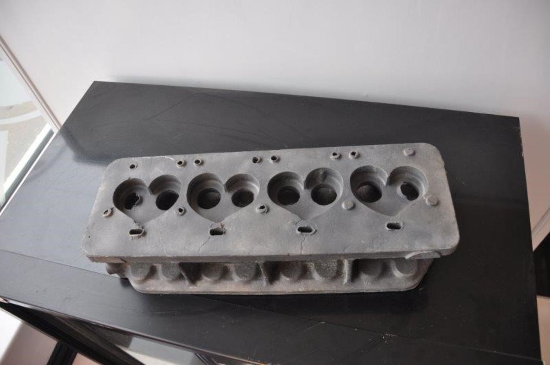 Austin Healey Cast aluminium cylinder head - Image 3 of 4