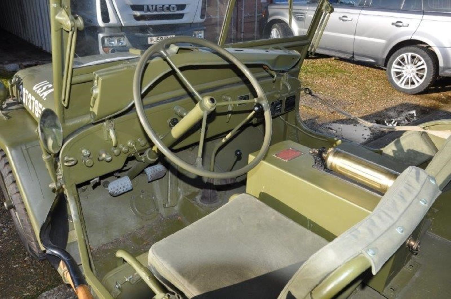 WW2 1945 Willys Jeep 4x4 airfield model - Image 7 of 14