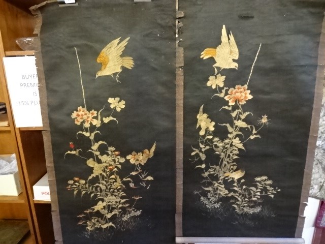 Pair of oriental silk stitching's (55 x 110)cm, plus 2 parasols - Image 3 of 5