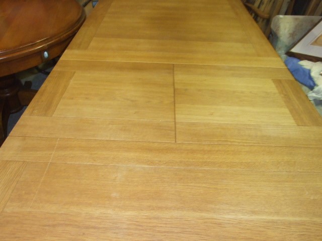 Modern Oak Extending Dining Table with one leaf. 240 cm closed . 290 cm fully extended - Image 6 of 6