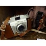 Agfa Silette vintage camera plus retro Mirai video camera