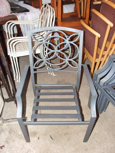 5 Metal Garden Chairs ( surface rust )