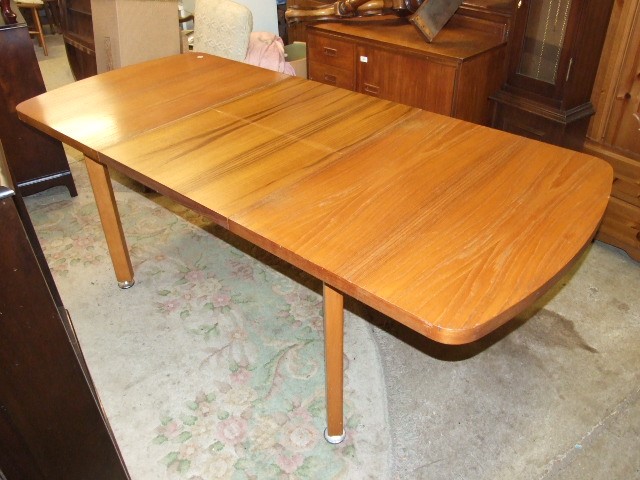 Retro Extending Dining Table with one leaf