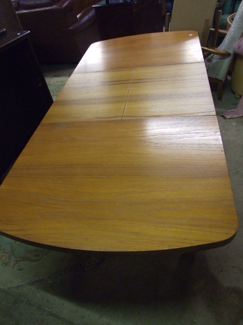 Retro Extending Dining Table with one leaf - Image 4 of 4