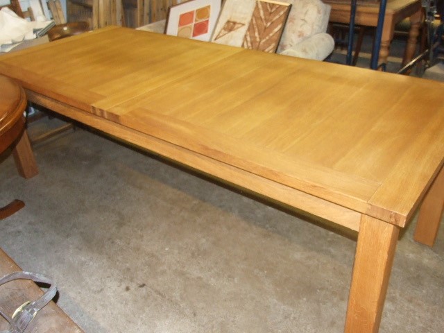 Modern Oak Extending Dining Table with one leaf. 240 cm closed . 290 cm fully extended