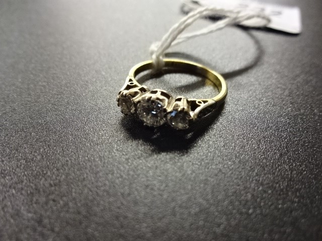 18ct gold 3 diamond set ring