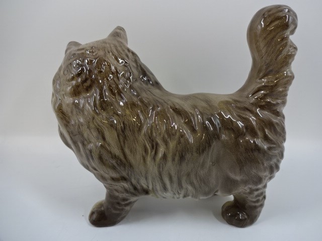 Beswick cat, 14cm long (very small chip to inside ear) - Image 3 of 3