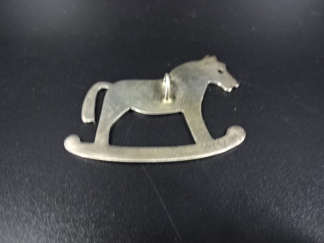 Lvouraks silver rocking horse pendant - Image 2 of 2