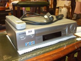 Sony Smart Engine SLV-SE220 VHS Video Recorder with remote ( house clearance )