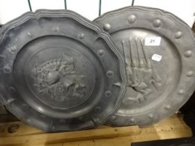 2 pewter wall plaques, 38cm diameter