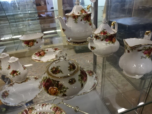 Royal Albert Old Country Roses tea set for eight, 51 pieces total, smaller teapot has spout damage - Image 3 of 7