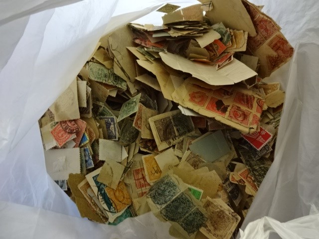 Bag of mixed loose stamps - Image 2 of 2