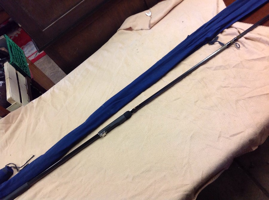 Dells Carbon Kevlar Carp rod 12ft, 2lbs t.c and bag (missing 1 ring)