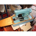 Singer Electric Sewing Machine ( house clearance )