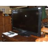 Panasonic LCD tv TX-L32S20BA 32" with remote & manual ( house clearance )