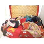 RETRO VANITY CASE WITH VARIOUS SCARVES