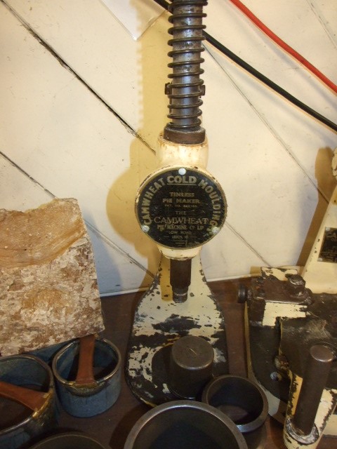 Camwheat Pork Pie & Pie Maker with various moulds ( butchers shop clearance ) - Image 2 of 5