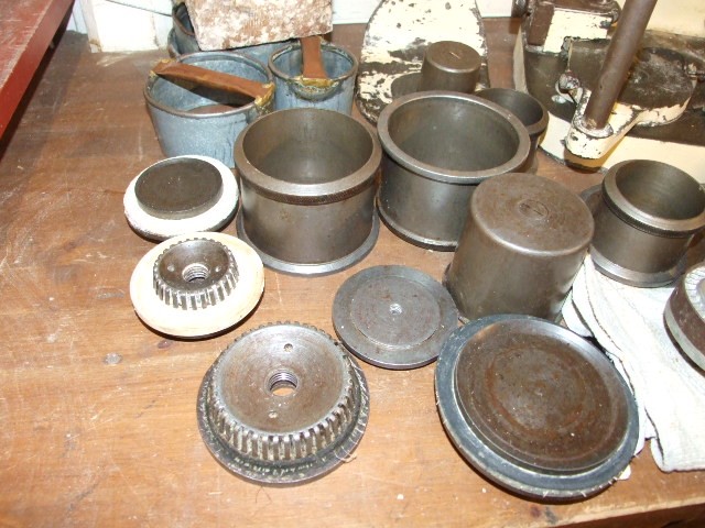 Camwheat Pork Pie & Pie Maker with various moulds ( butchers shop clearance ) - Image 5 of 5