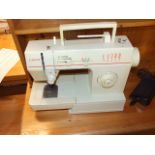 Singer 4522 C Electric Sewing Machine ( house clearance )