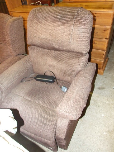 Electric recliner armchair