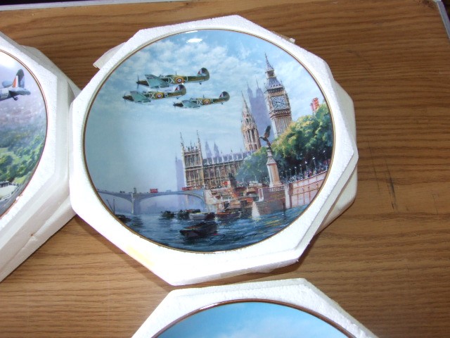 6 Franklin Mint RAF WW2 Fighter Aircraft Plates with certificates - Image 7 of 8