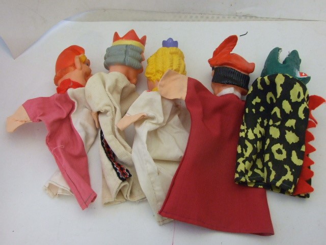 COLLECTION OF 5 VINTAGE MR PUNCH HAND PUPPETS - Image 3 of 3