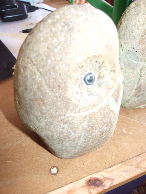 2 Stone Owls & Vintage Salt Glazed post cap - Image 2 of 3