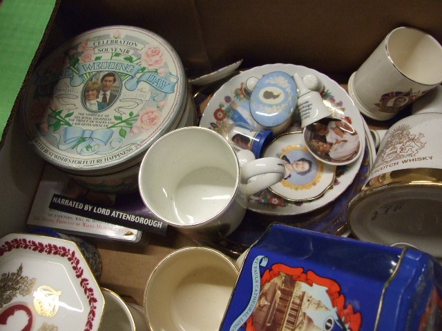 Box Royal Memorabilia China mainly Diana , a few coins , spoons etc as well - Image 2 of 4