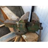 Woden no 133 cast iron bench vice