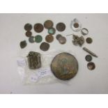 METAL DETECTOR FINDS COLLECTION TO INCLUDE RINGS, COINS COMPACT ETC