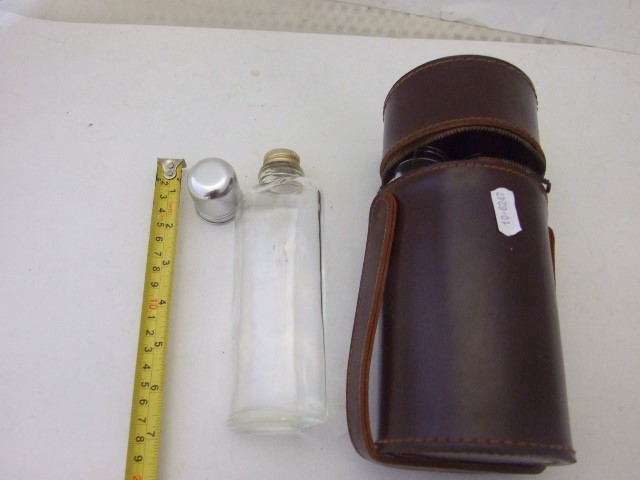 TRIO OF GLASS HIP FLASKS IN A FAUX? LEATHER CASE - Image 2 of 4