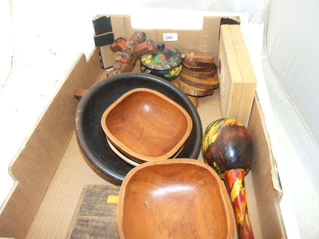 TRAY OF WOODEN ITEMS TREEN ETC