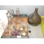 A QUANTITY OF GLASS ITEMS TO INCLUDE DECANTERS