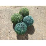 4 Topiary Balls