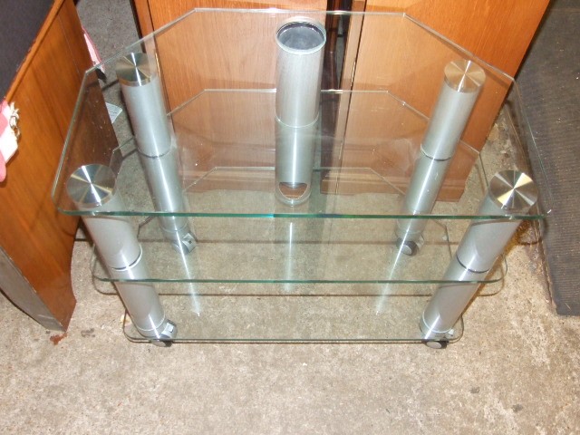 Clear glass 3 tier tv stand - Image 2 of 2