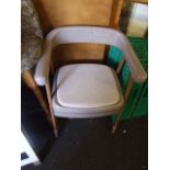 Modern commode chair with adjustable height legs