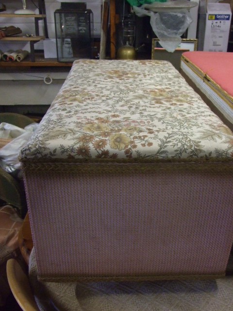 Rectangular Spinney Linen Trunk 40 x 18 inches 16 tall - Image 3 of 4
