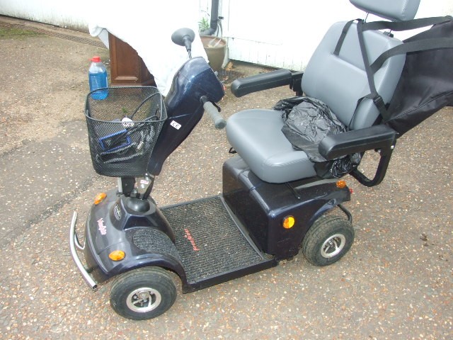 Mayfair Mobility Scooter ( house clearance ) - Image 2 of 4