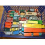 SMALL TRAY OF ASSORTED VINTAGE DIE CAST VEHICLES TO INCLUDE CORGI, MATCHBOX ETC PLAYWORN