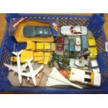 SMALL TRAY OF ASSORTED VINTAGE DIE CAST VEHICLES TO INCLUDE CORGI, MATCHBOX ETC PLAYWORN