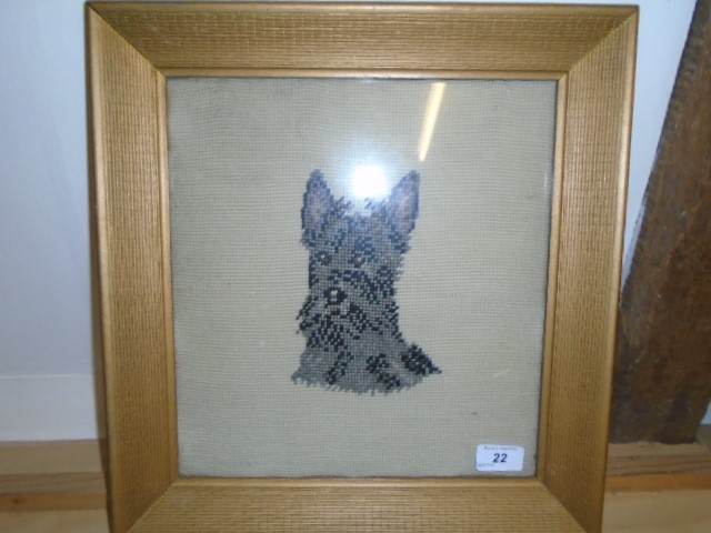 VINTAGE FRAMED TAPESTRY NEEDLEPOINT OF A SCOTTIE TERRIER DOG 40CM X38CM