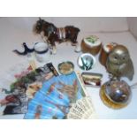 ASSORTED COLLECTABLES TO INCLUDE TIE RETAINERS, FANS, CERAMIC CART HORSE, OWL ETC