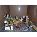 MIXED LOT OF COLLECTABLES TO INCLUDE WOODEN ANIMAL FIGURES ETC